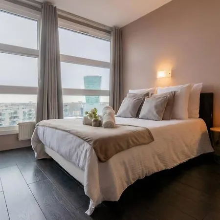Hyper- Centre, Cosy Entre 2 Gares Апартаменты *